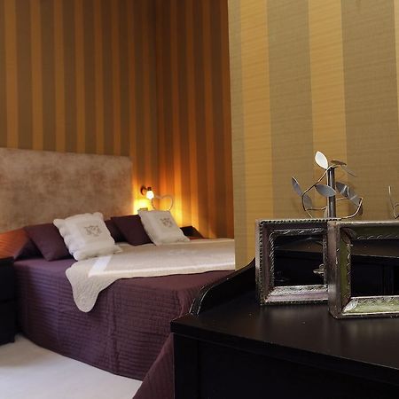 Caracciolo Guest House Roma Esterno foto